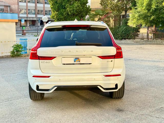 VOLVO XC60 B4 (d) AWD automatico Ultimate Dark