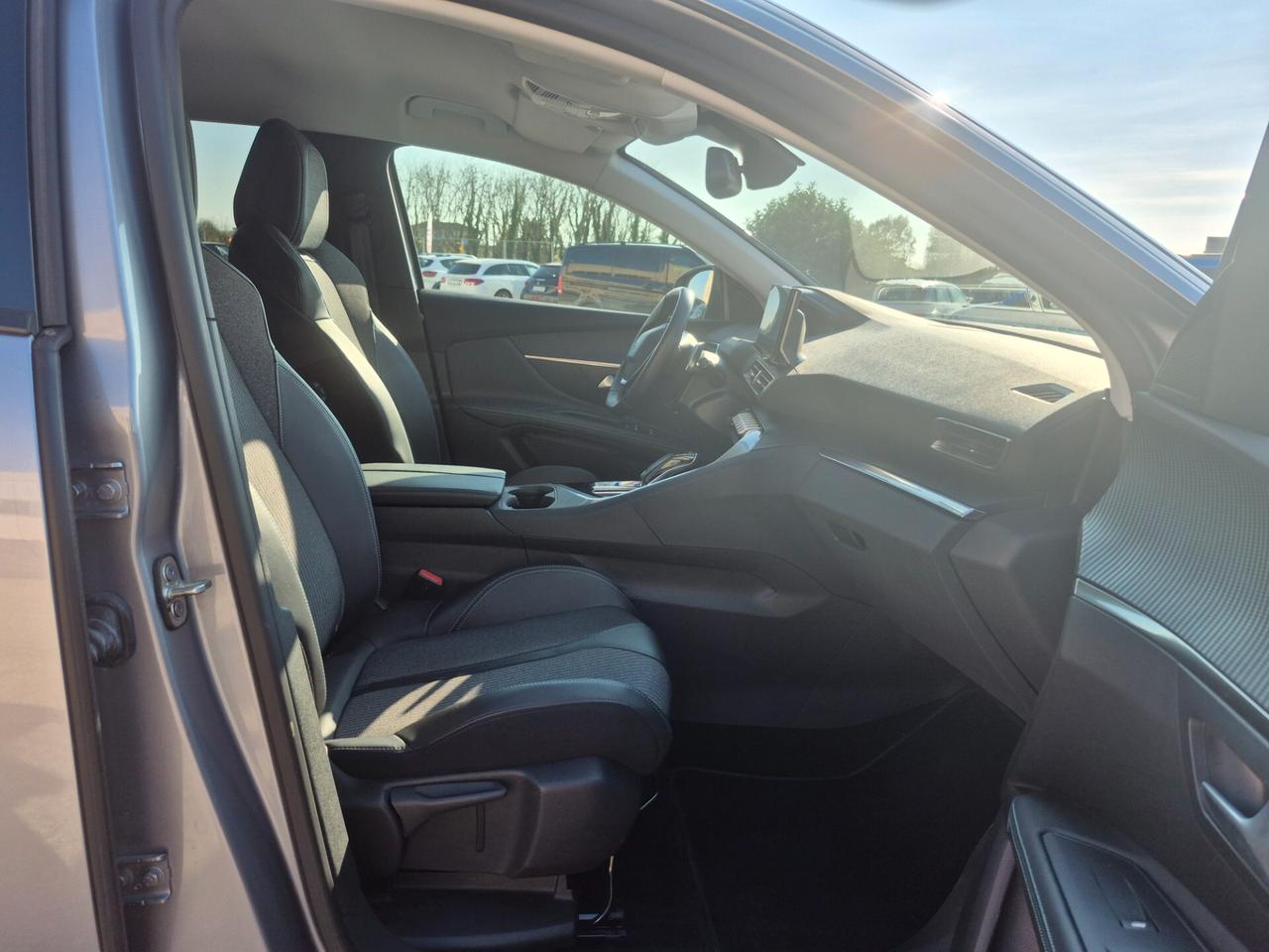 Peugeot 3008 BlueHDi 130 S&S EAT8 Allure