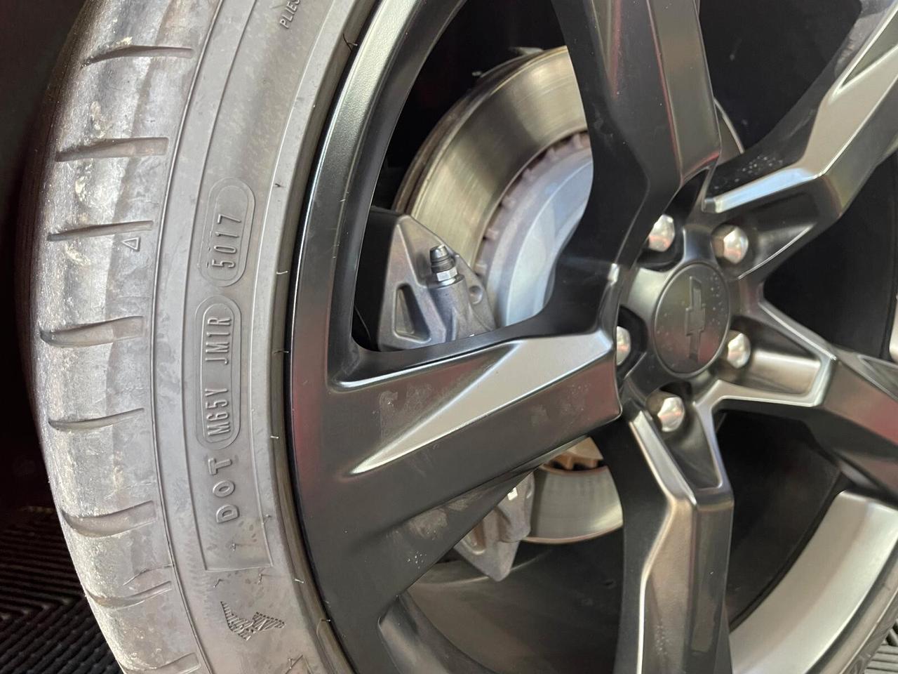 Chevrolet Camaro 6.2L V8