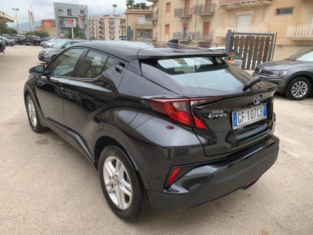 TOYOTA C-HR 1.8 Hybrid E-CVT Business