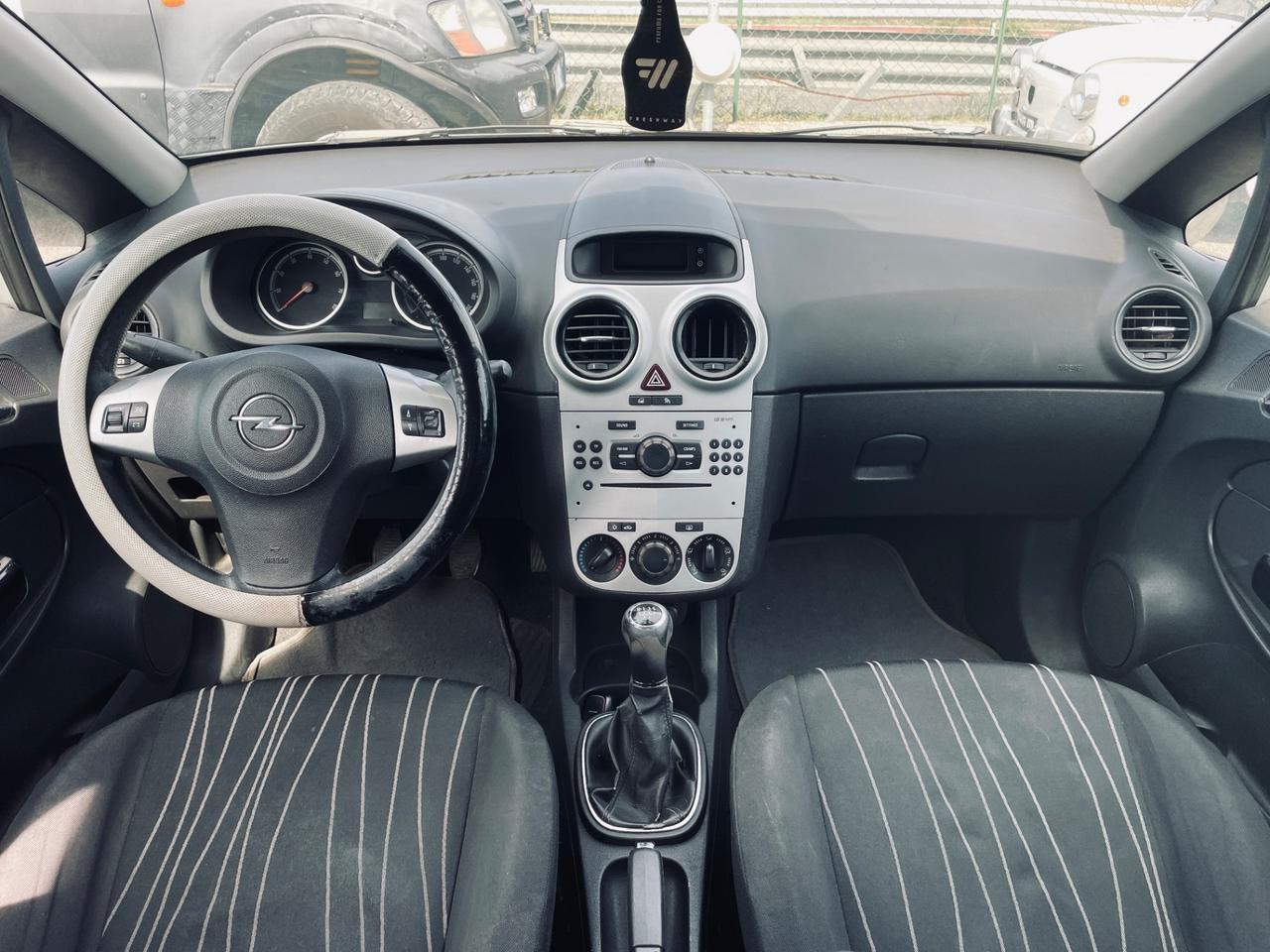 Opel Corsa 1.2 5 porte Cosmo
