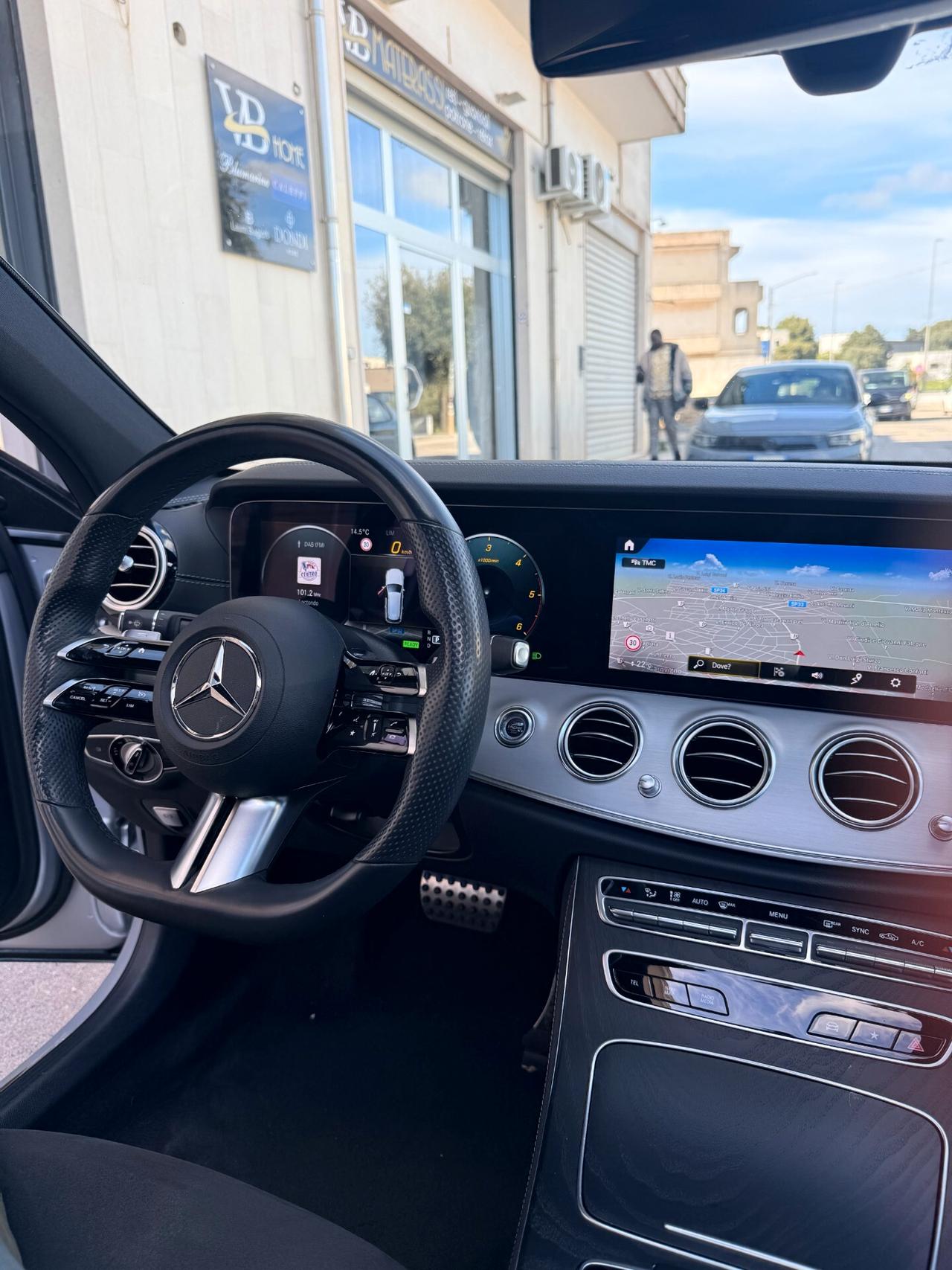 Mercedes-benz E 220 d Mild hybrid S.W. 4Matic Auto Premium Plus AMG CON TETTO APRIBILE,TELECAMERA,LUCI SOFFUSE