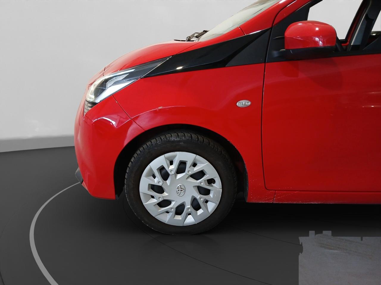 Toyota Aygo Connect 1.0 VVT-i 72 CV 5 porte x-play