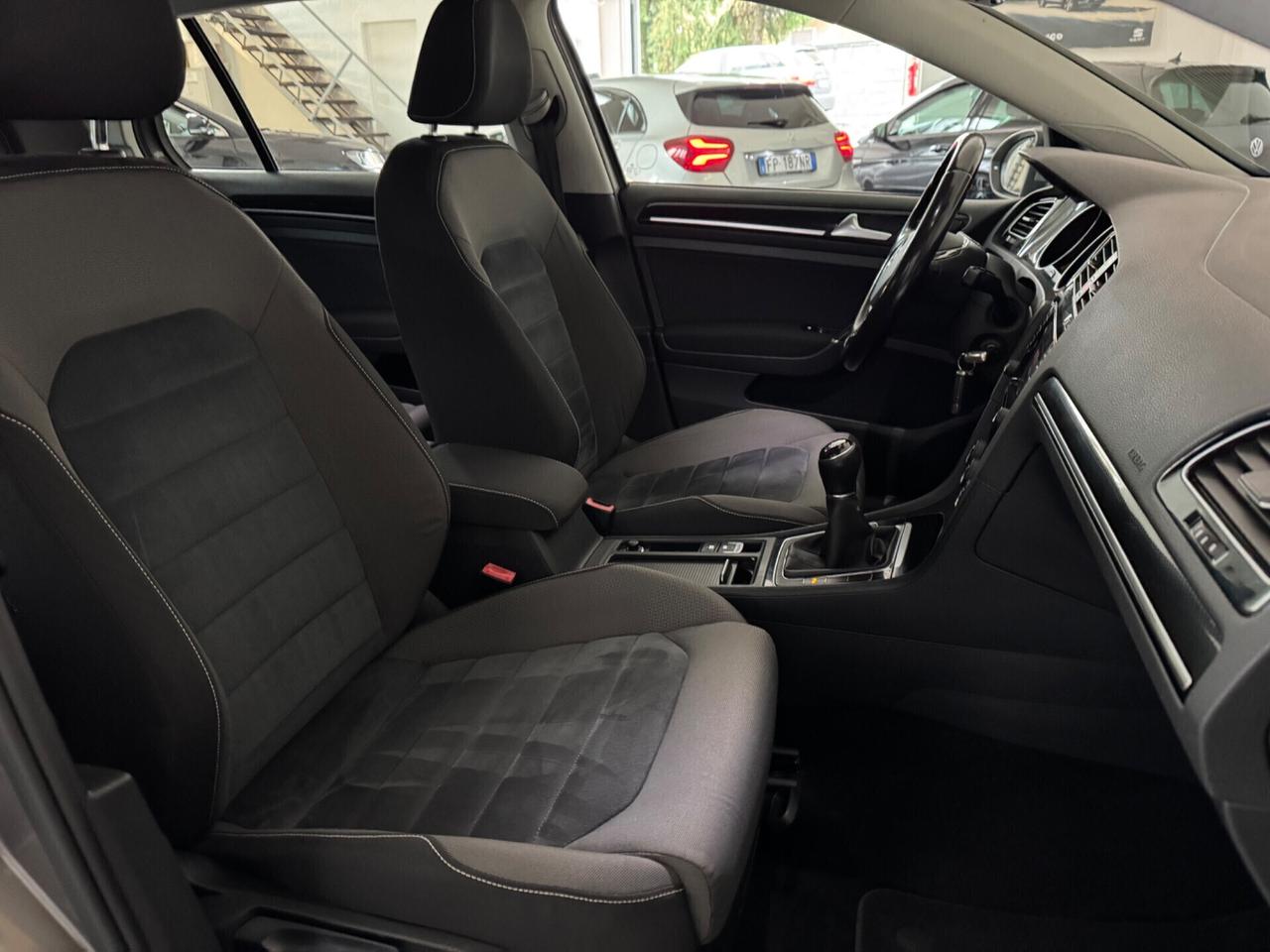 Volkswagen Golf 2.0 TDI 5p. Highline BlueMotion Technology