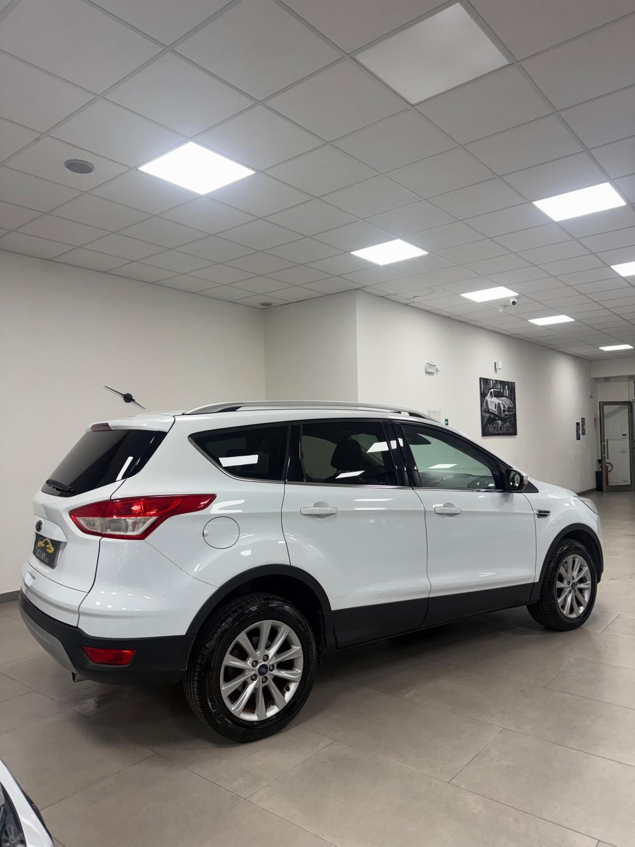 Ford Kuga 2.0 TDCI 150 CV S&S 4WD Powershift Titanium