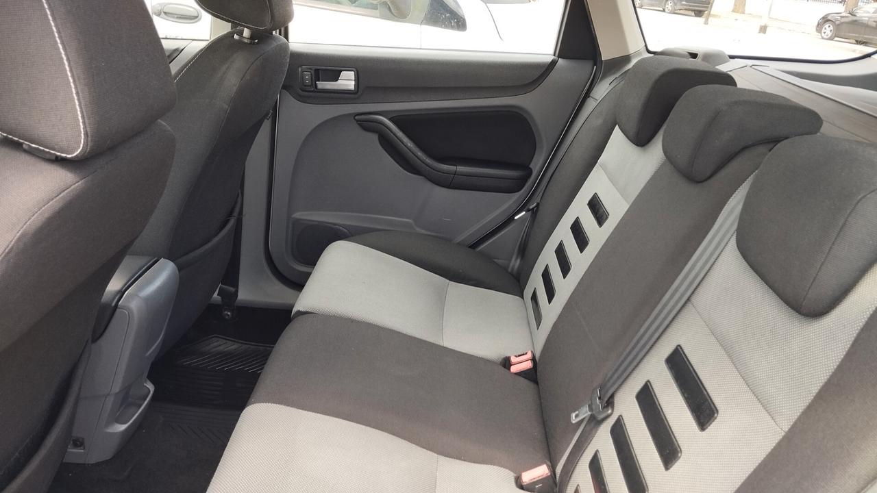FORD FOCUS 1.6 B/GPL-2010
