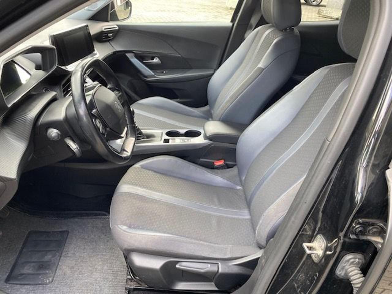 Peugeot 2008 130cv Allure Riservato a Commercianti!