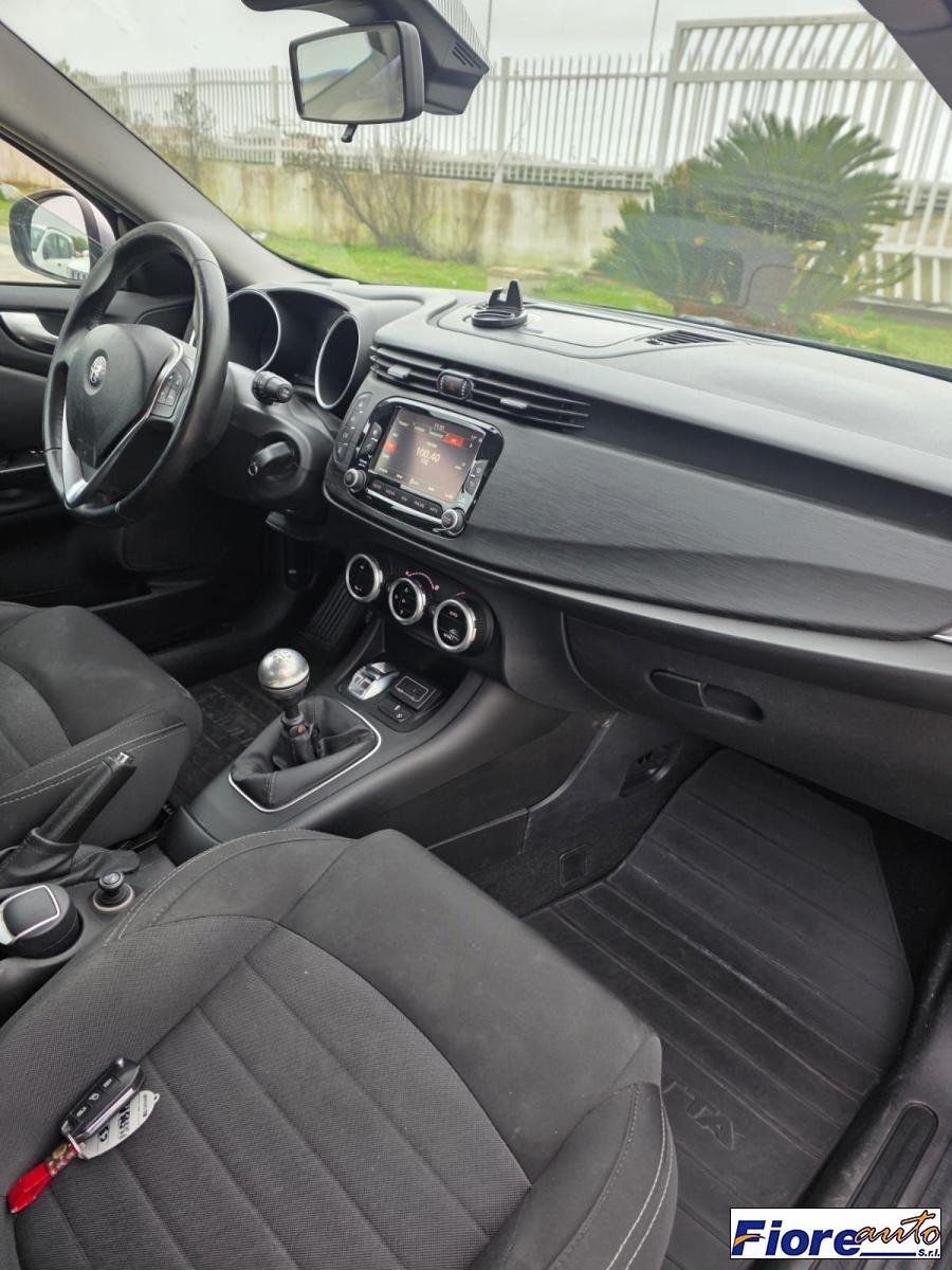 ALFA ROMEO - Giulietta - 1.6 JTDm-2 120 CV Distinctive