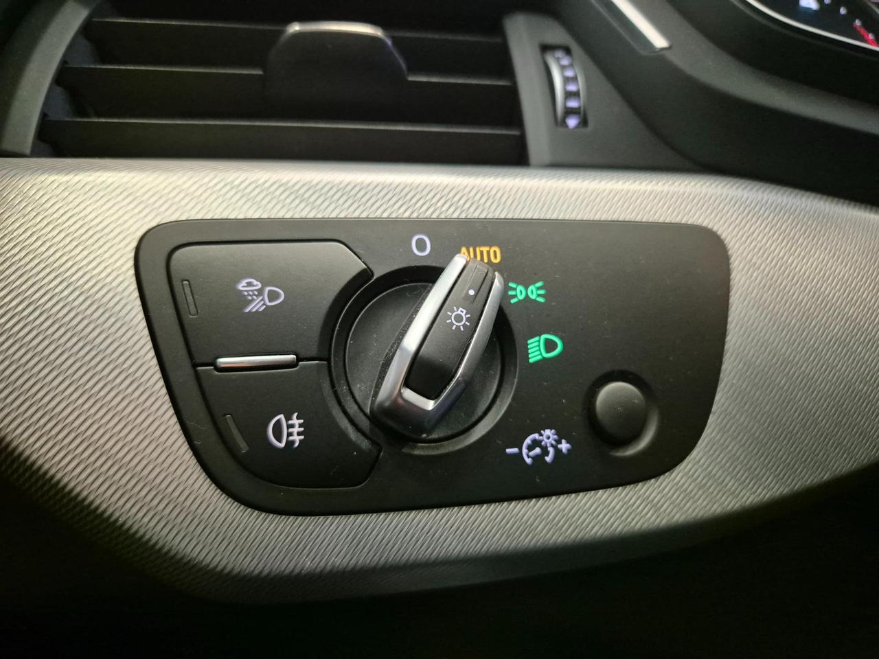 Audi A4 Avant 30 2.0 tdi Business 122cv s-tronic - NEOPATENTATI - Cruise/Lim - Sens. Park.