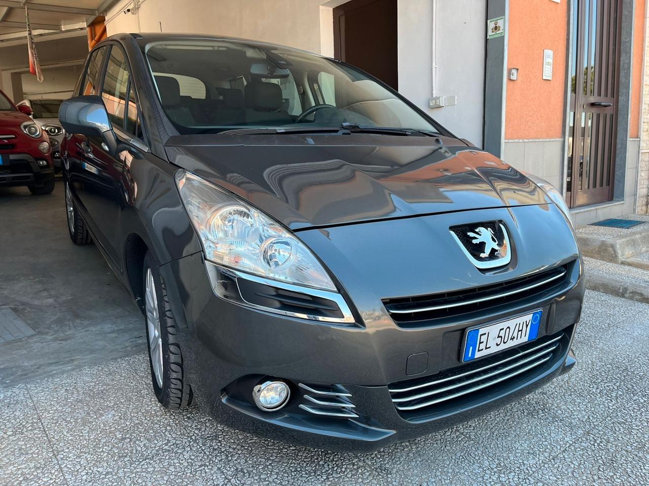 Peugeot 5008 1.6 HDi 112CV Allure 7 POSTI