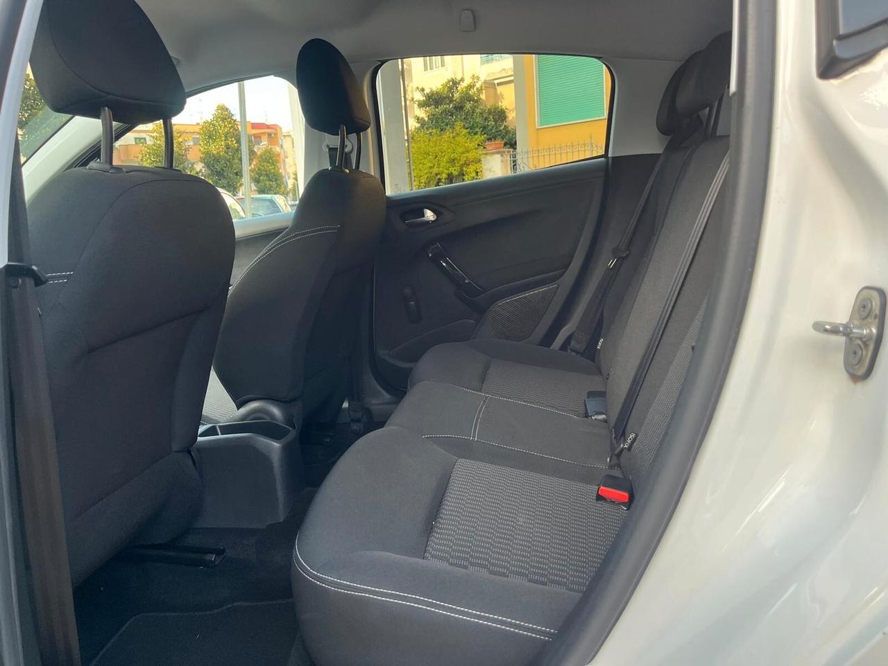 Peugeot 208 BlueHDi 75 5 porte Allure