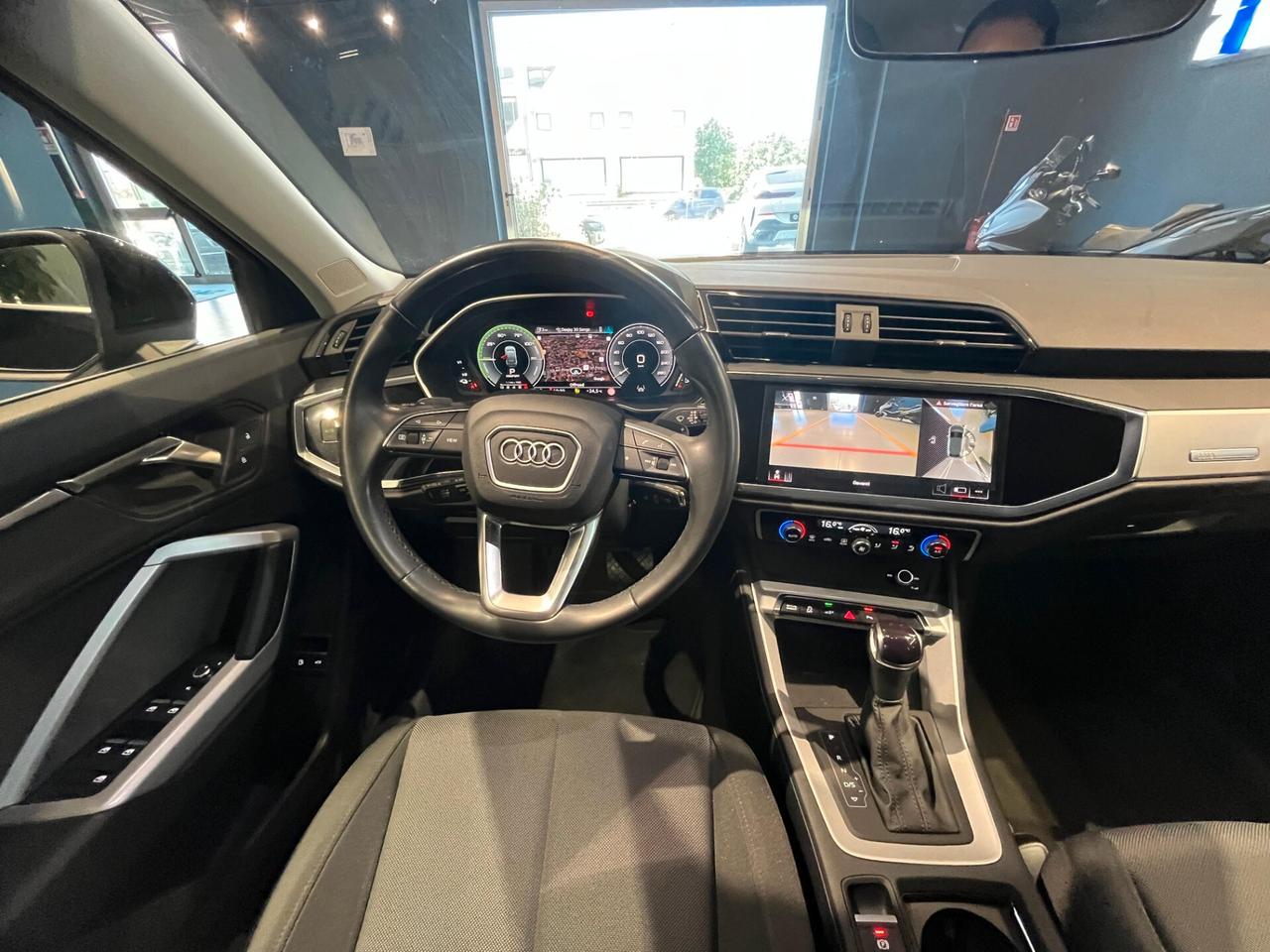Audi Q3 SPB 45 TFSI e S tronic Business Plus