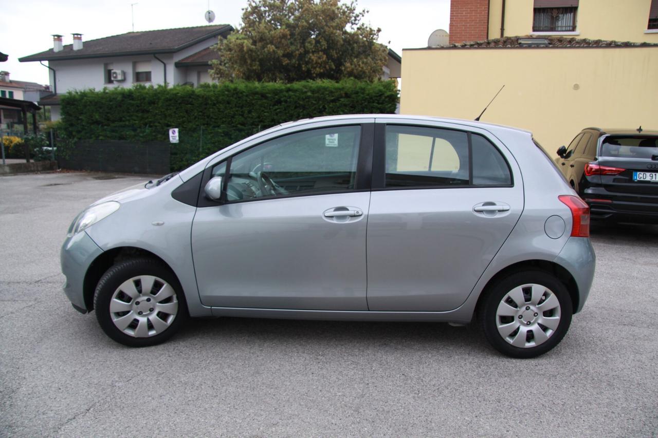 Toyota Yaris 1.0 5 porte