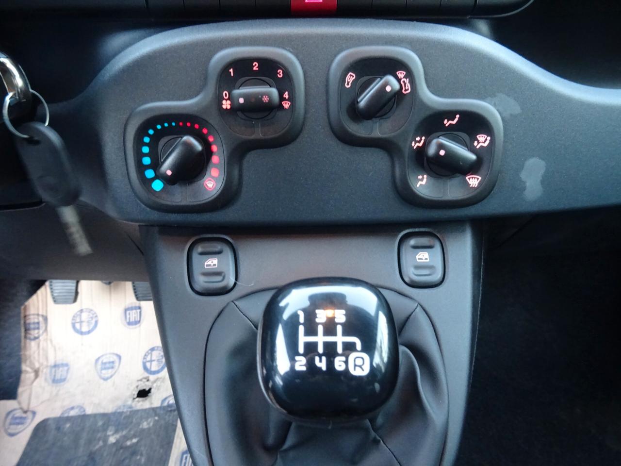 Fiat Panda 1.0 FireFly S&S Hybrid Pandina KM0