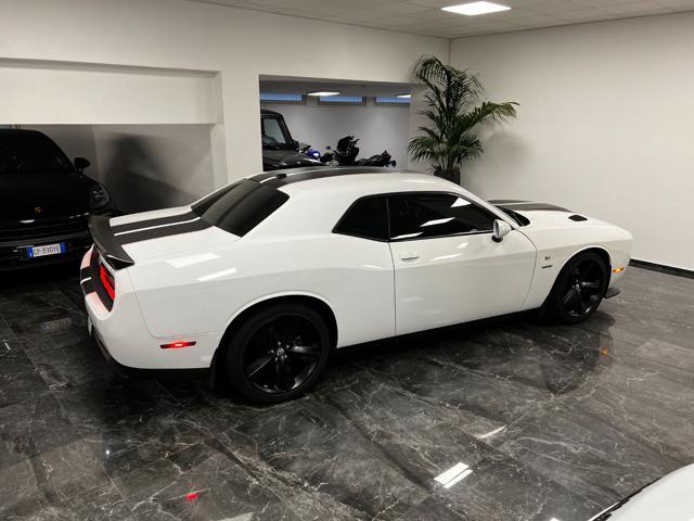 DODGE Challenger 5.7 v8 HEMI R/T aut.8 381CV SUPER TRACK PACK