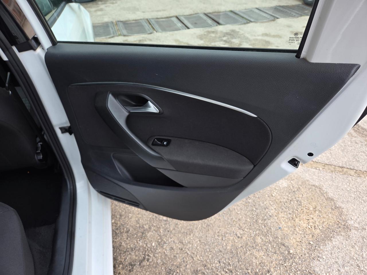 VW POLO ANNO 2014 RESTYLING KM 110000 CERTIFICATI