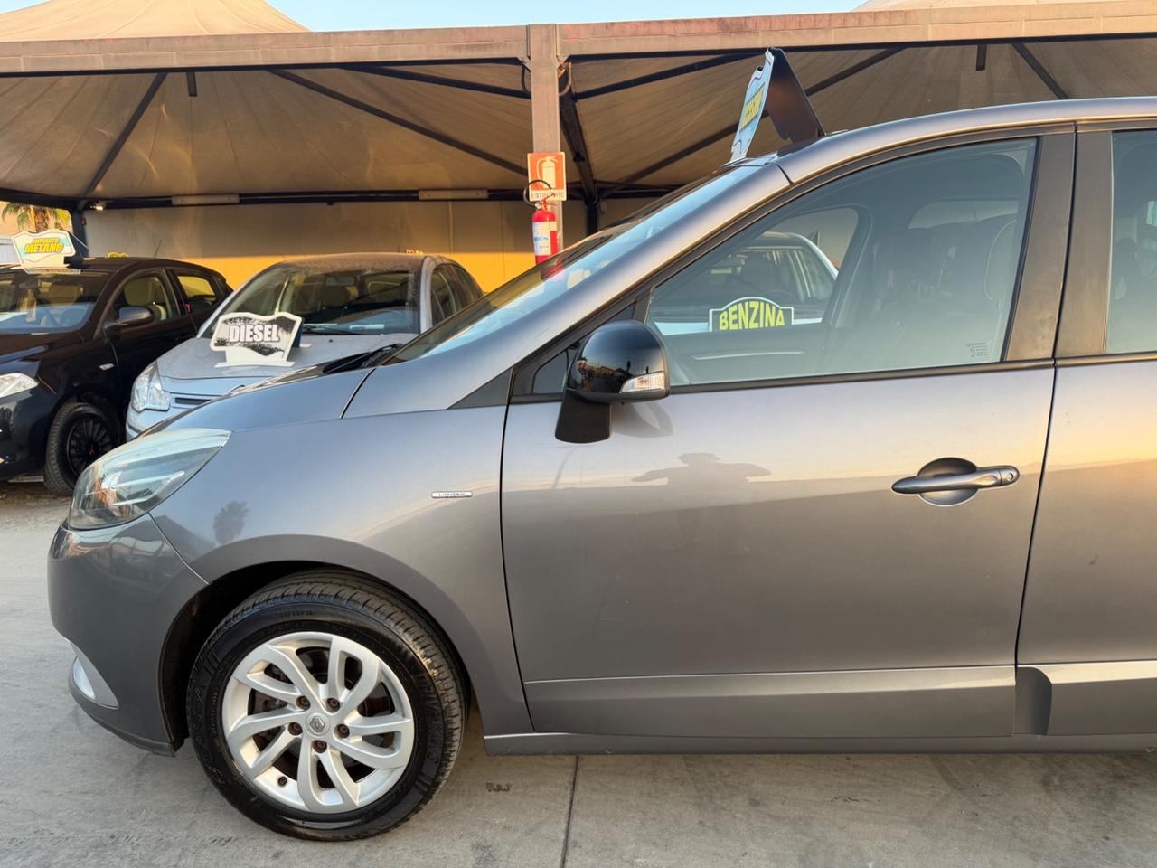 Renault SCENIC 1.5 dCi 110CV 2015 - TOM TOM