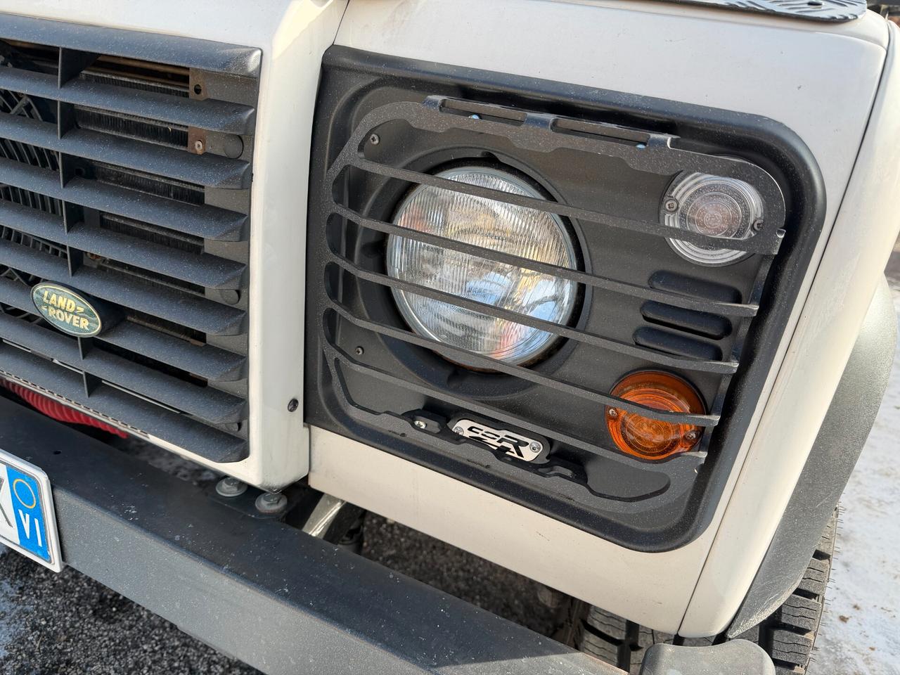 Land Rover Defender 90 2.4 TD4 Station Wagon S