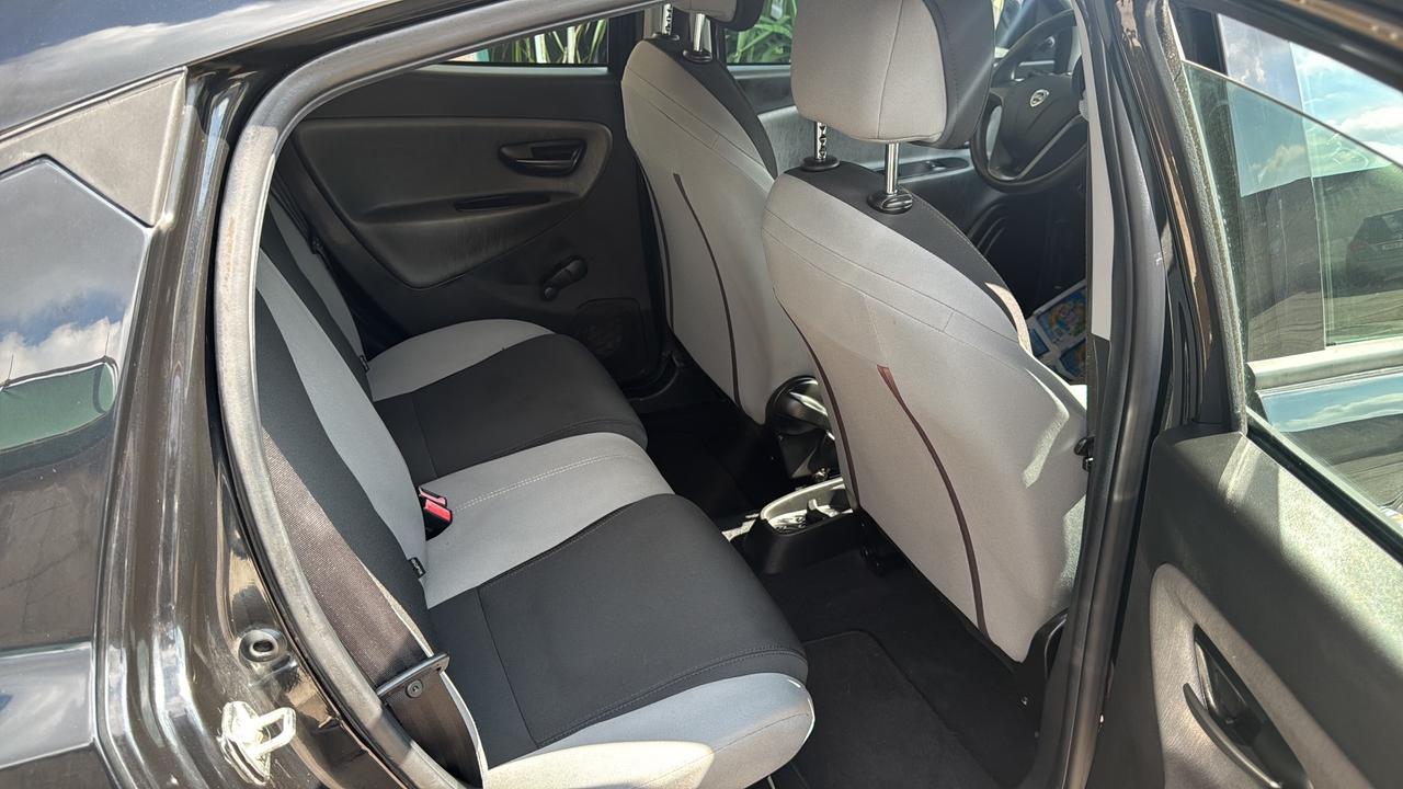 Lancia Ypsilon 1.2 69 CV 5 porte S&S Gold