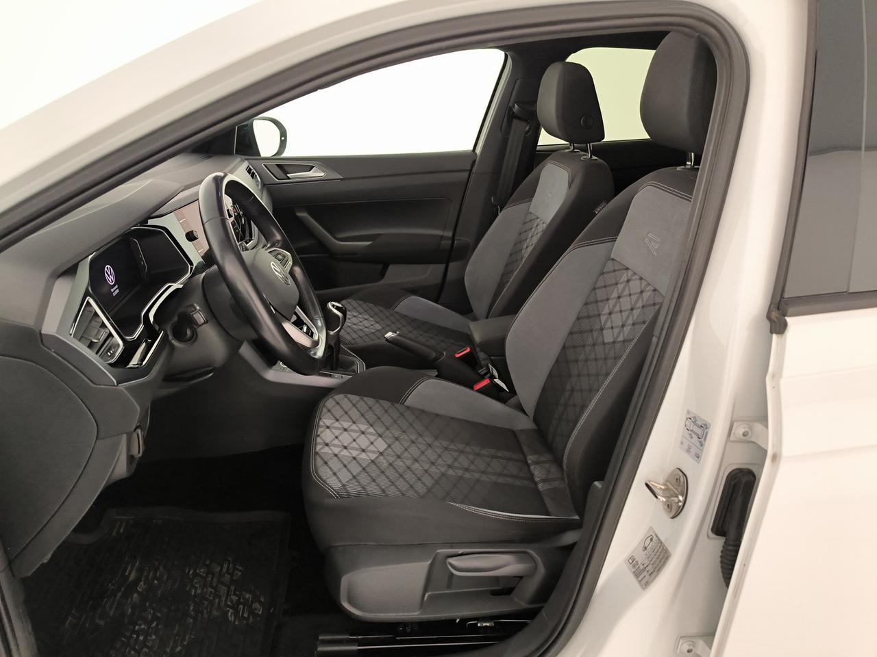 Volkswagen Taigo 1.0 tsi r-line 110cv