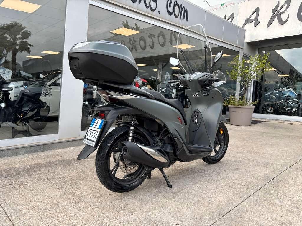 Honda SH 150 2022 / KM 15.000 Tua a solo 34 Euro al mese