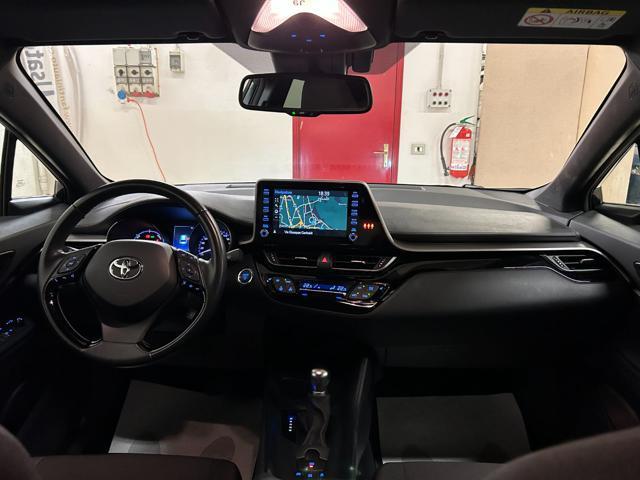 TOYOTA C-HR 1.8 Hybrid E-CVT Black Edition