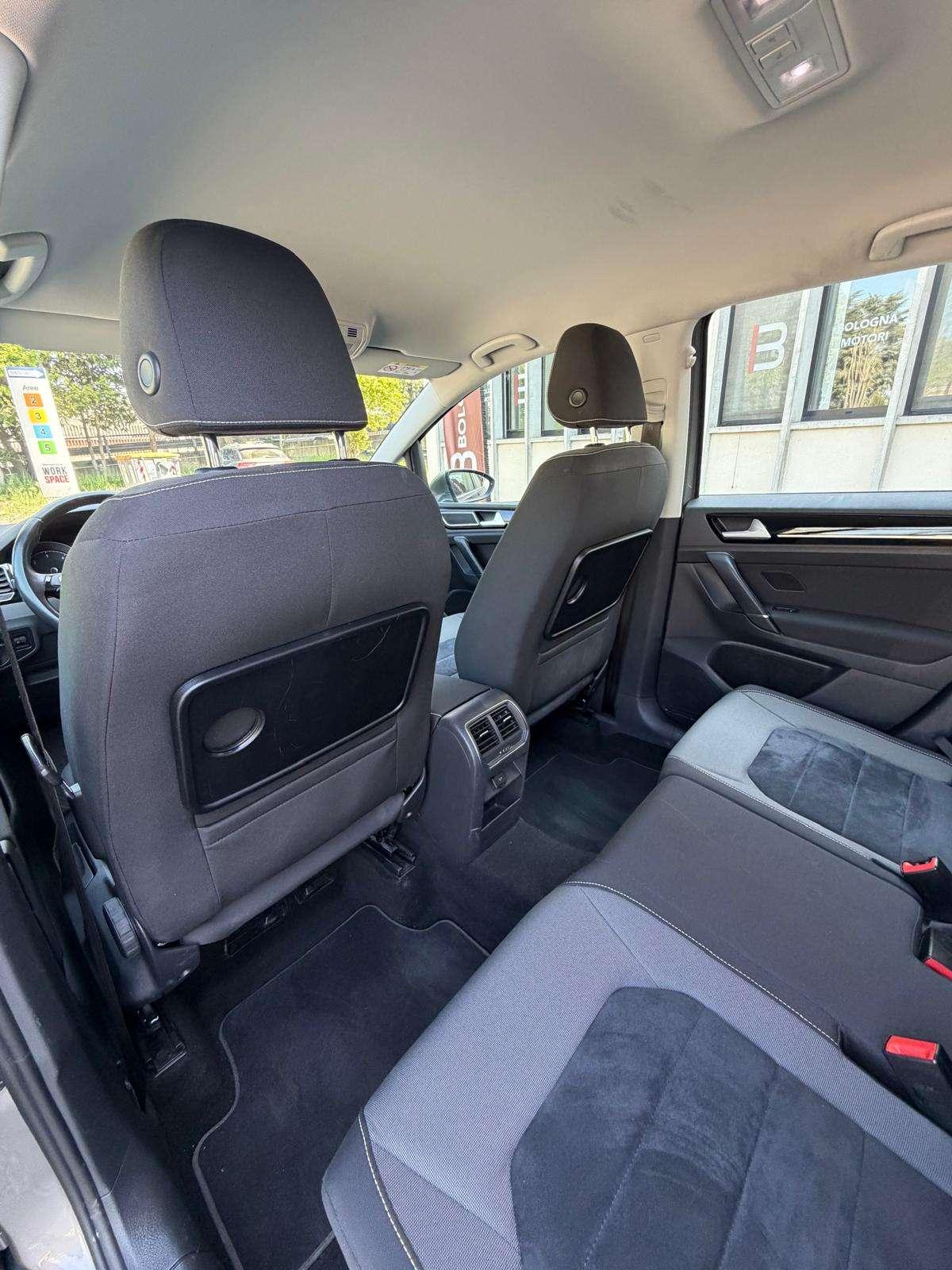 Volkswagen Golf HIGHLINE 110 CV DSG