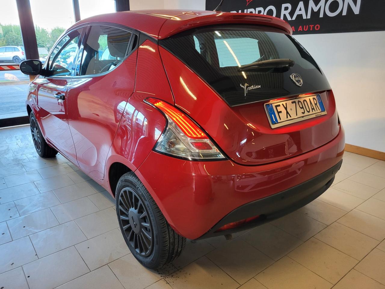 Lancia Ypsilon 1.2 69 CV 5 porte S&S Gold