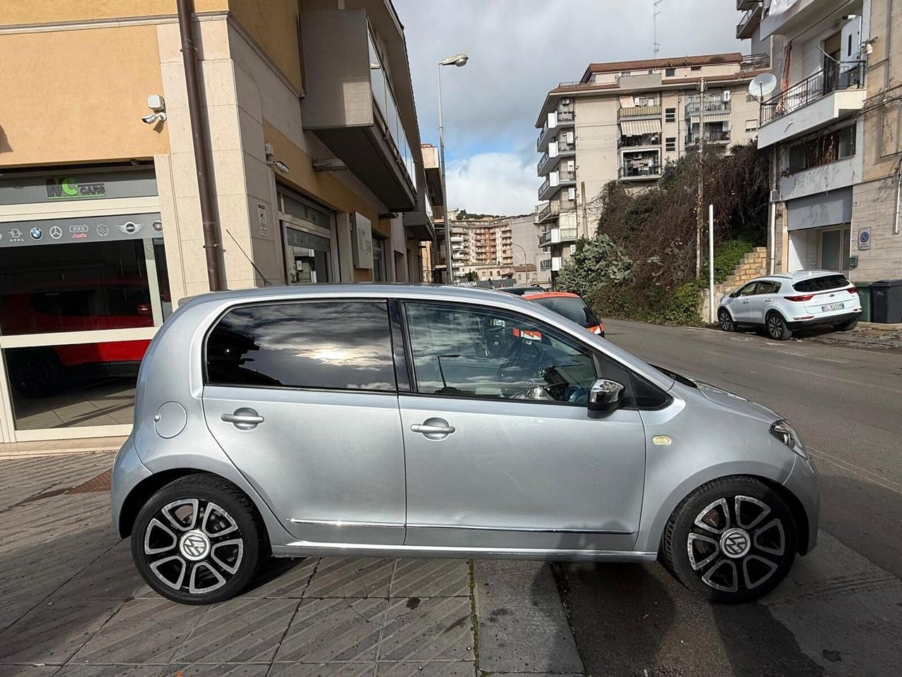 Volkswagen up! 1.0 75 CV 5p. move