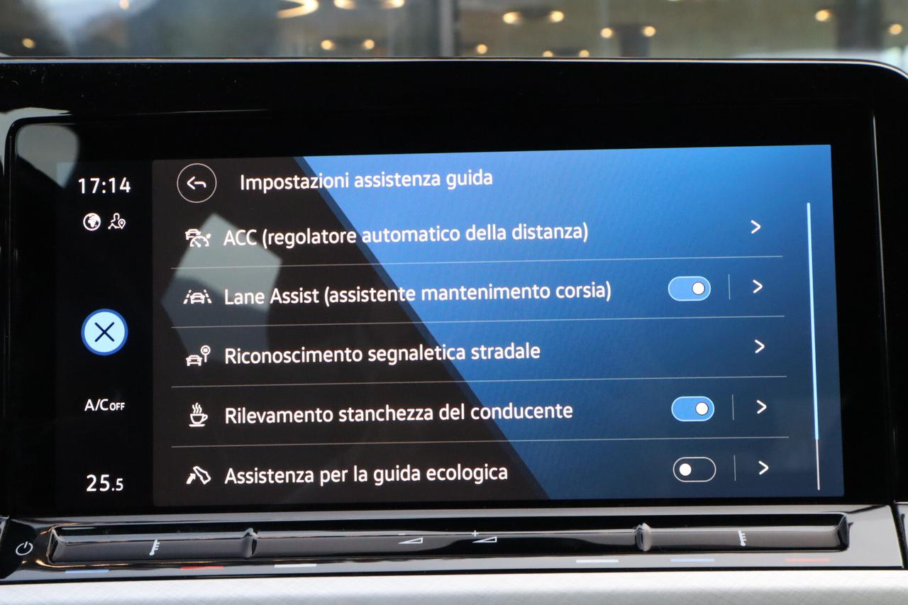 Volkswagen Golf Variant 2.0 TDI 150 CV Life NAVI LED ACC