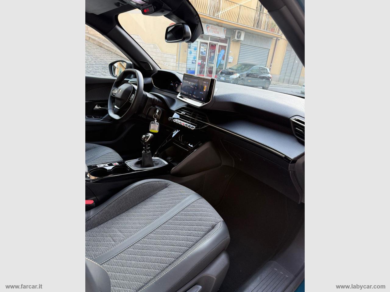 PEUGEOT 2008 PureTech 100 S&S Allure