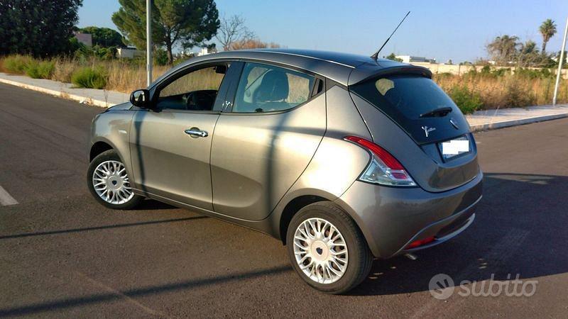 Lancia Ypsilon 1.2 69cv Silver