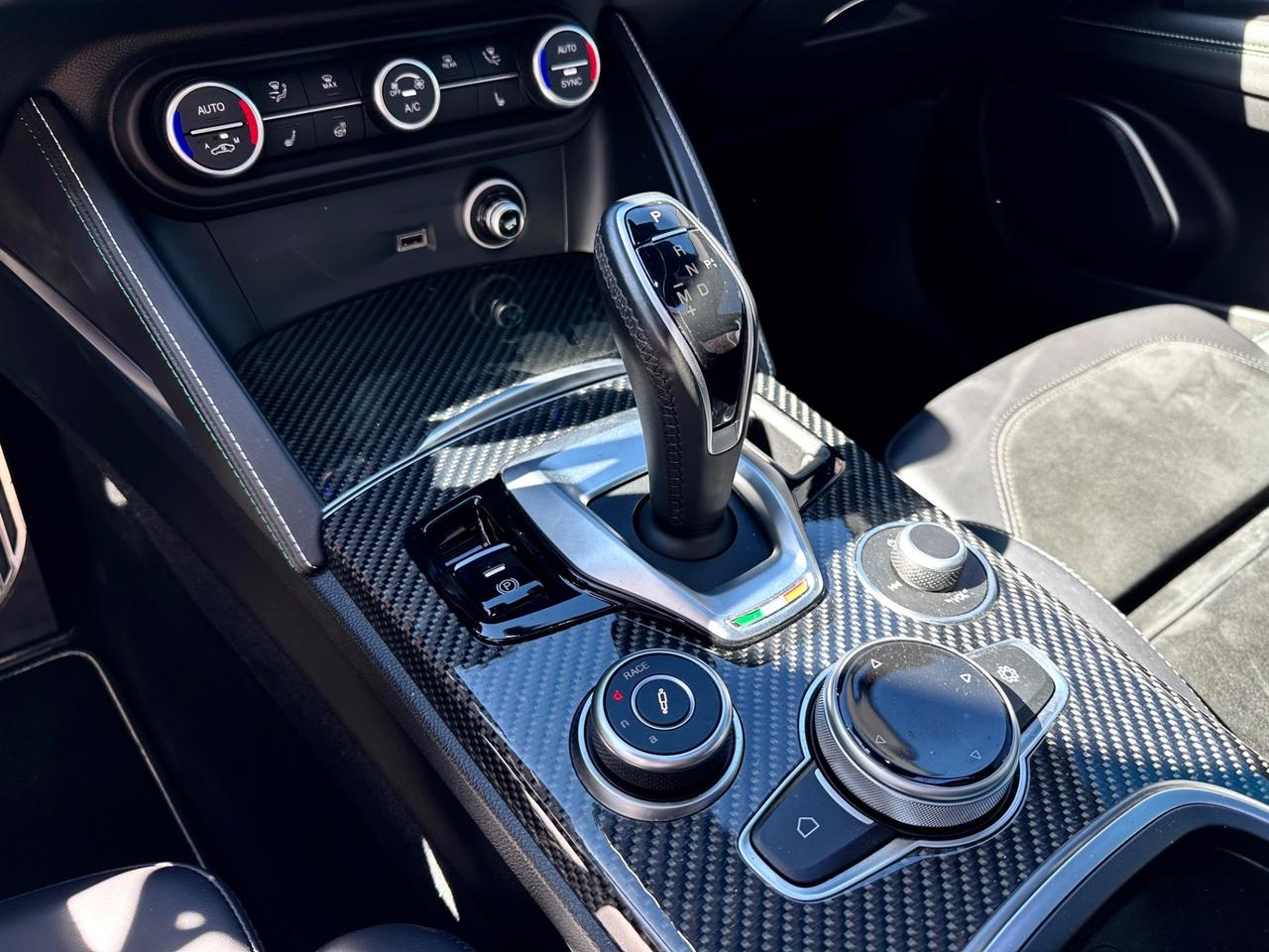 Alfa Romeo Stelvio 2.9 Bi-Turbo V6 510 CV AT8 QUADRIFOGLIO VERDE TETTO + AKRAPOVIC
