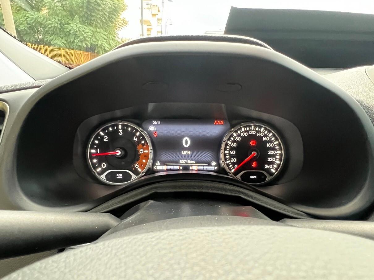 Jeep Renegade 1.6 Mjt PELLE R18 RADIO 8.4"