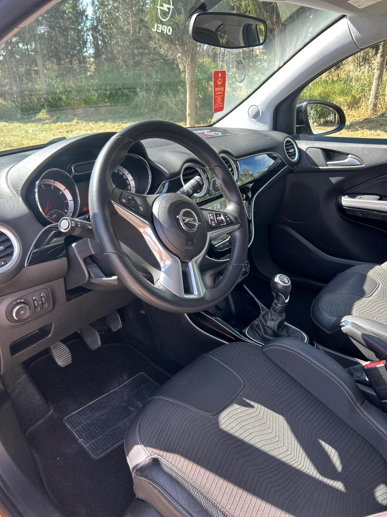 Opel Adam Rocks 1.2 70 CV