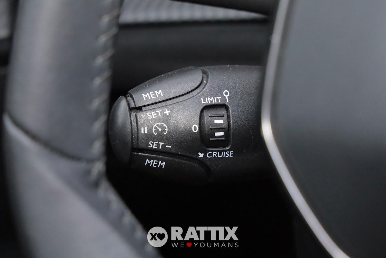 Peugeot e-2008 motore elettrico 100kW Allure Pack
