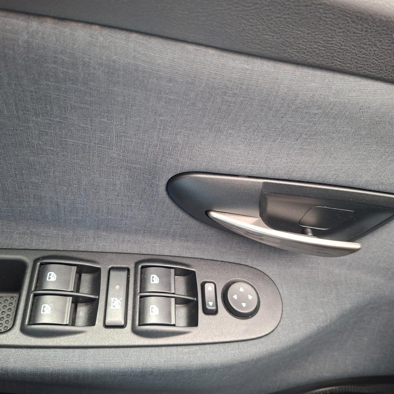 Lancia Ypsilon 1.0 Bz 70 Cv Hybrid Gold