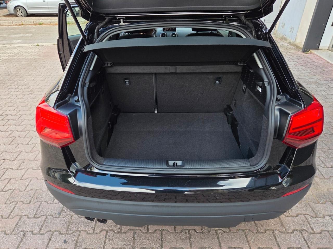 Audi Q2 35 TDI S tronic Business