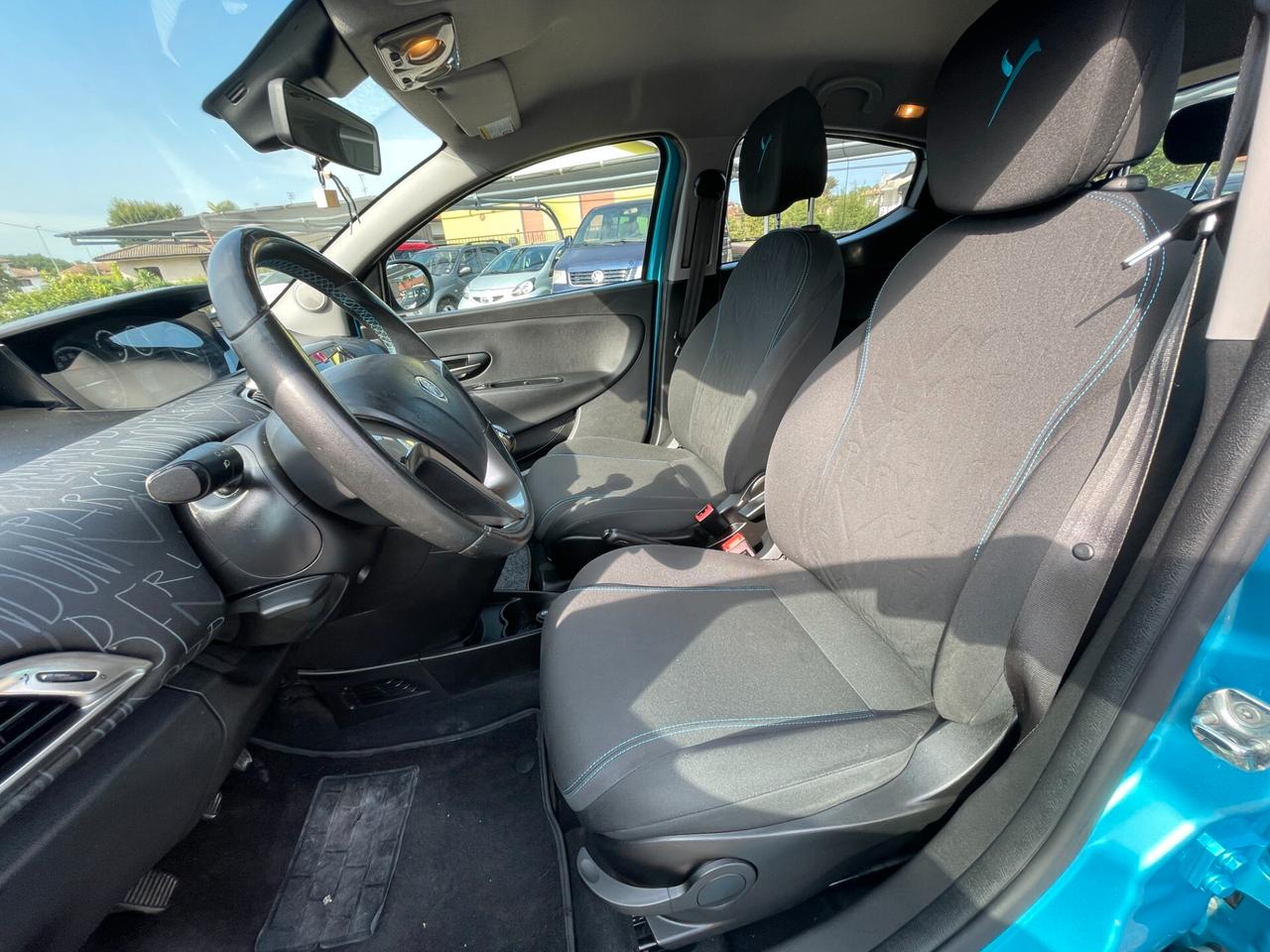 Lancia Ypsilon 1.2 69 CV 5 porte Elefantino