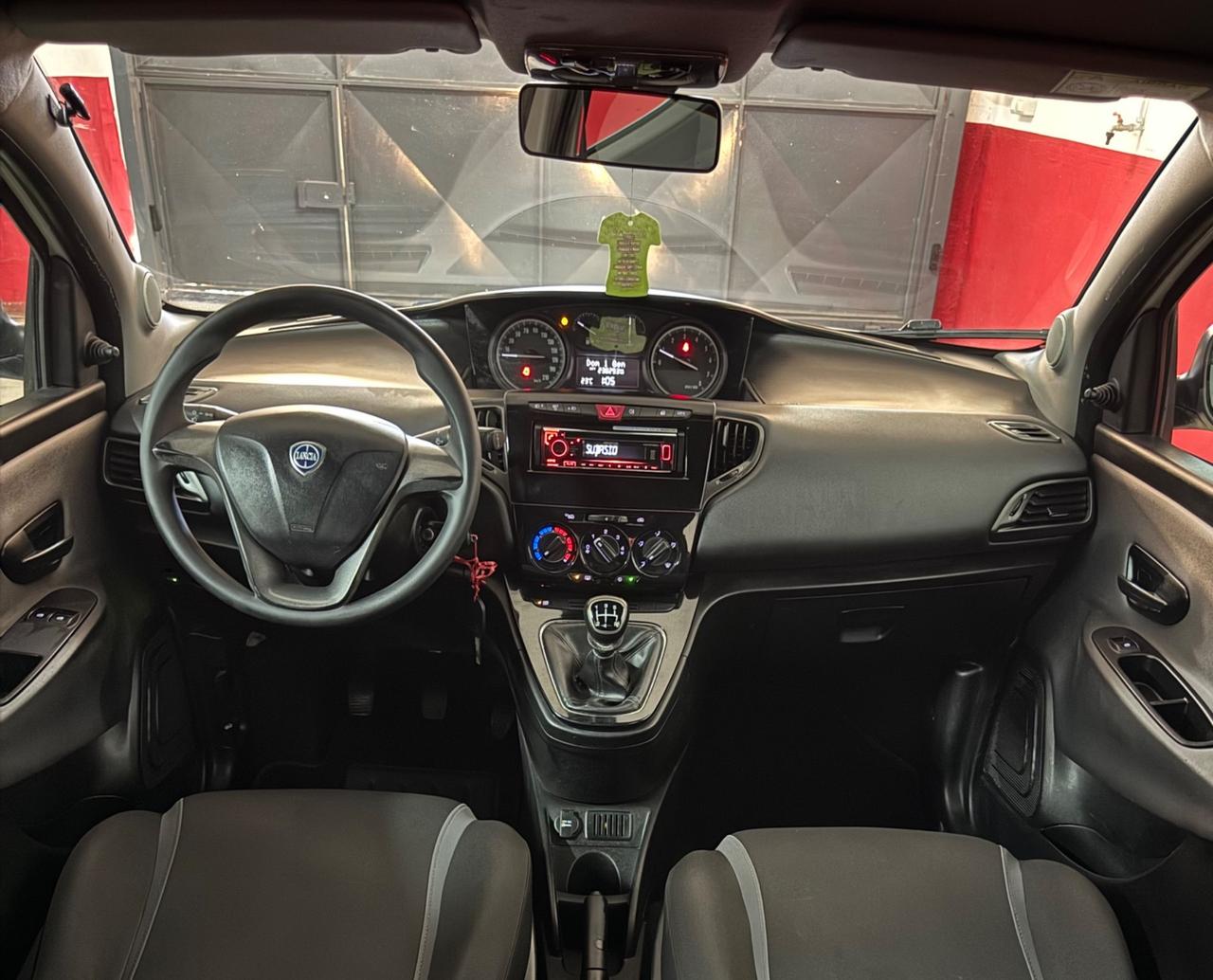 Lancia Ypsilon 1.2 69 CV 5 porte GPL Ecochic Silver
