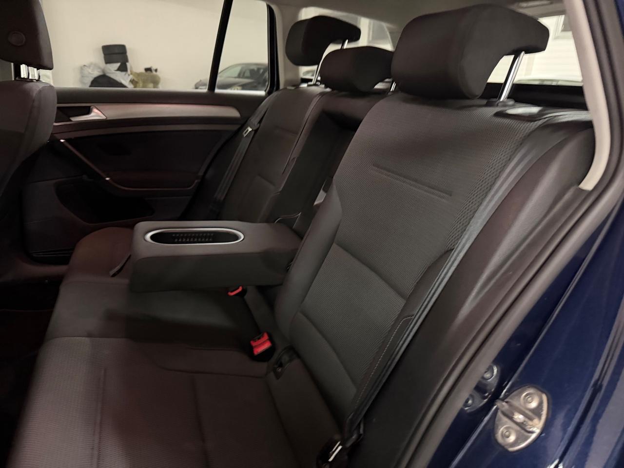 Volkswagen Golf Variant 1.6 TDI 105 CV DSG Comfortline BlueMotion Tech.