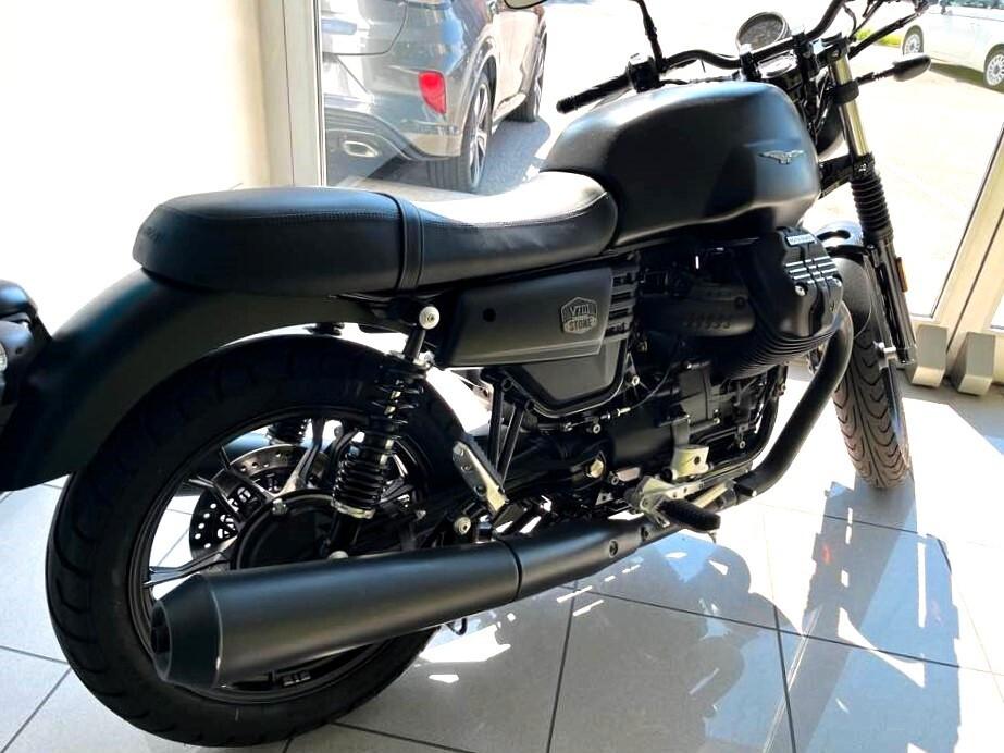 Moto Guzzi V7 III Stone 750 51 CV