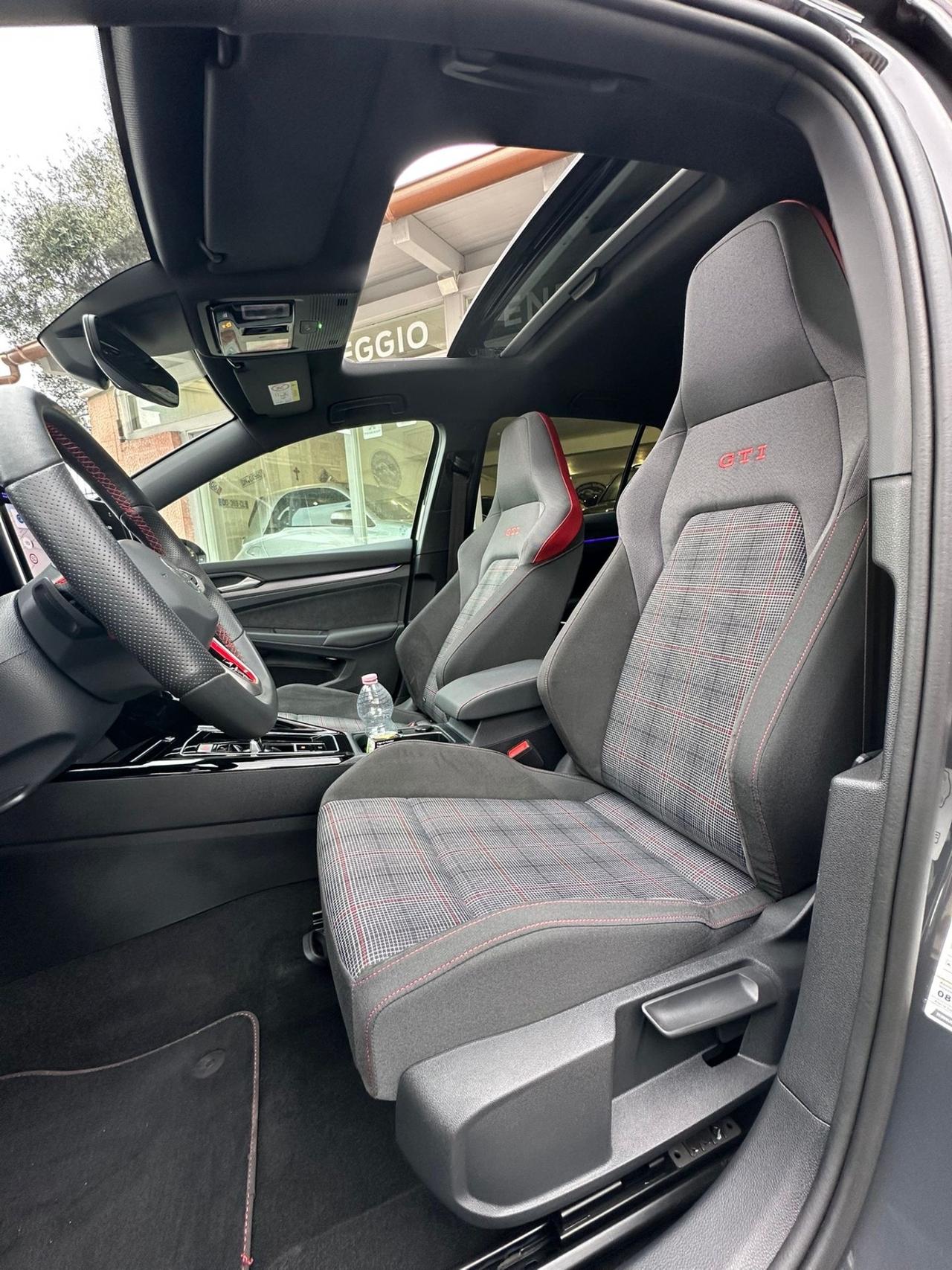 Volkswagen Golf GTI 2.0 TSI DSG