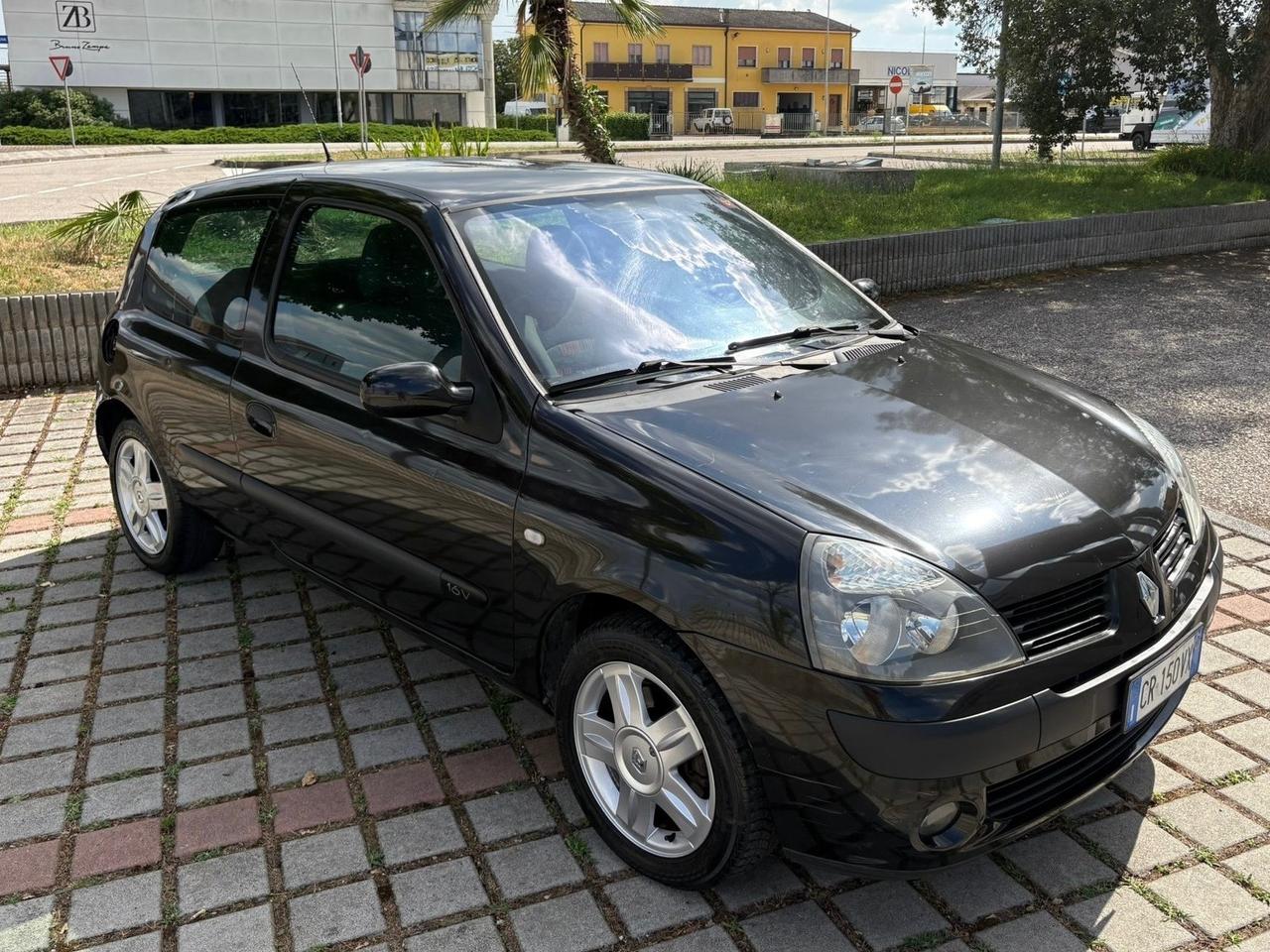 Renault Clio 1.2 16V cat 3 porte Luxe Privilège