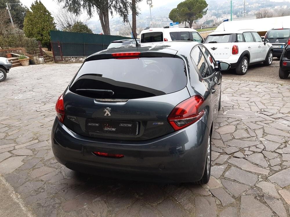 Peugeot 208 PureTech 82 5 porte Allure NEO PATENTATI