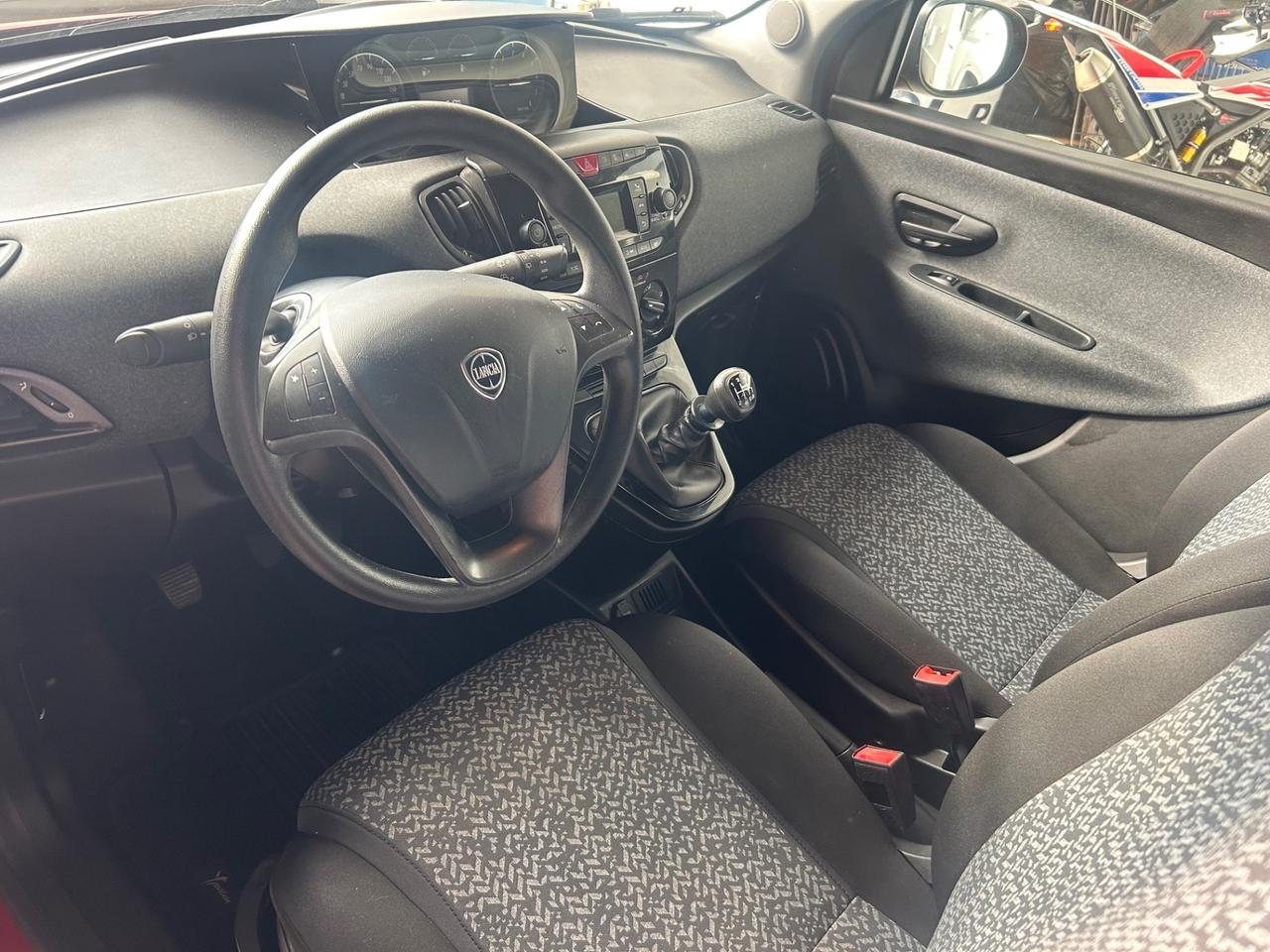 Lancia Ypsilon 1.0 FireFly 5 porte S&S Hybrid Ecochic Gold