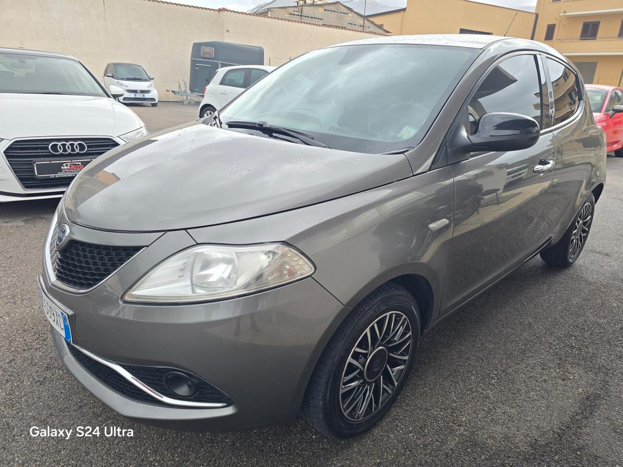 Lancia Ypsilon 1.3 MJT 16V 95 CV 5 porte S&S Silver
