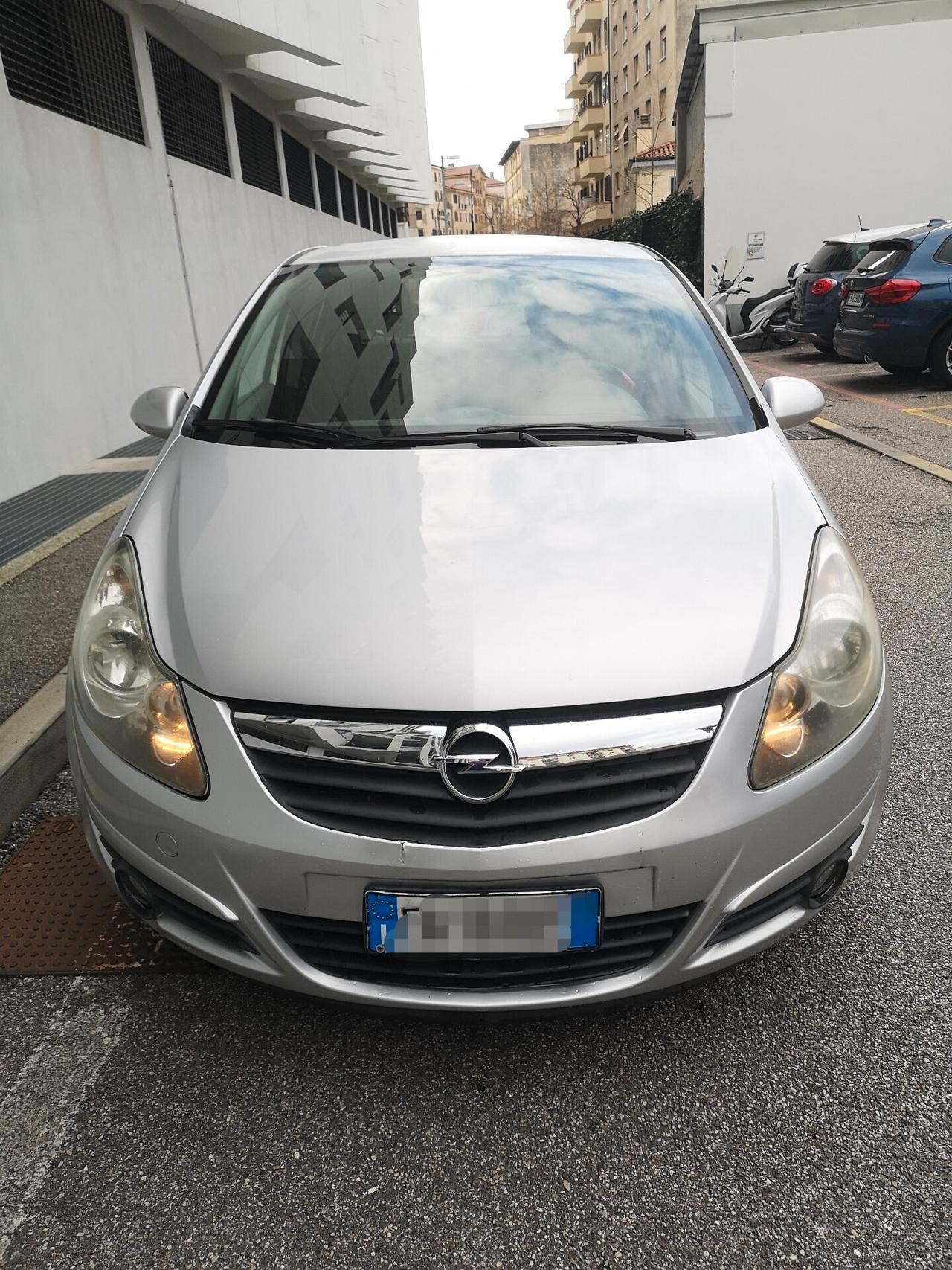 Opel Corsa 1.2 benz - Garanzia 12 Mesi