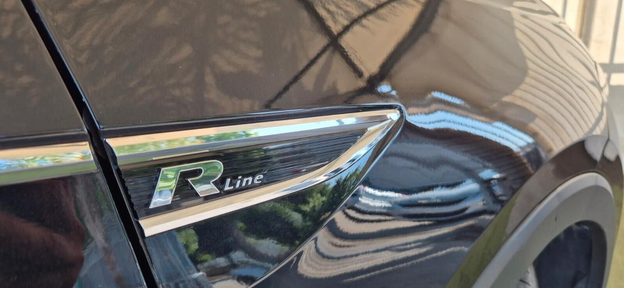 VOLKSWAGEN T-CROSS 1.6 TDI R-Line 12/2019