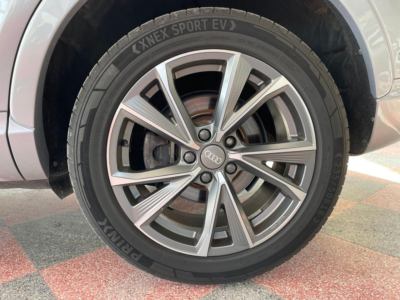 Audi Q3 2.0 TDI 120 CV S -Line Edition